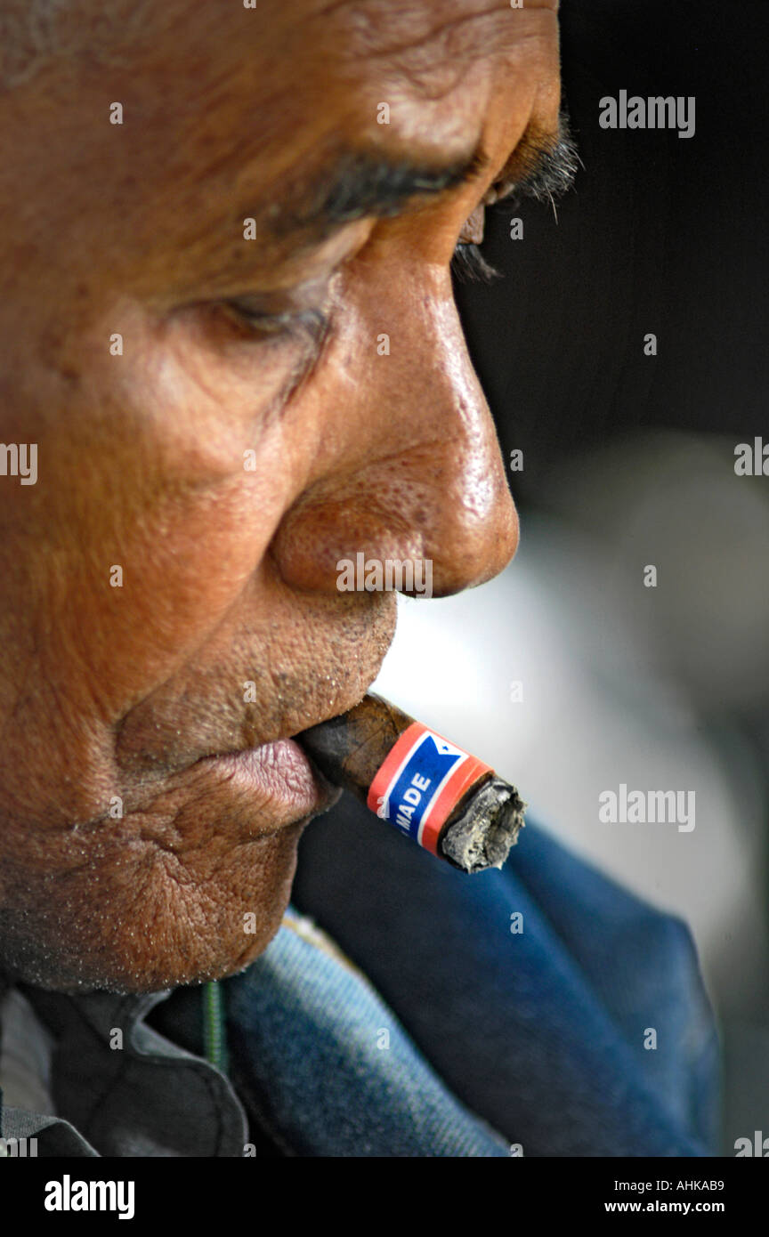Fidel smoking a cigar hi-res stock photography and images - Alamy