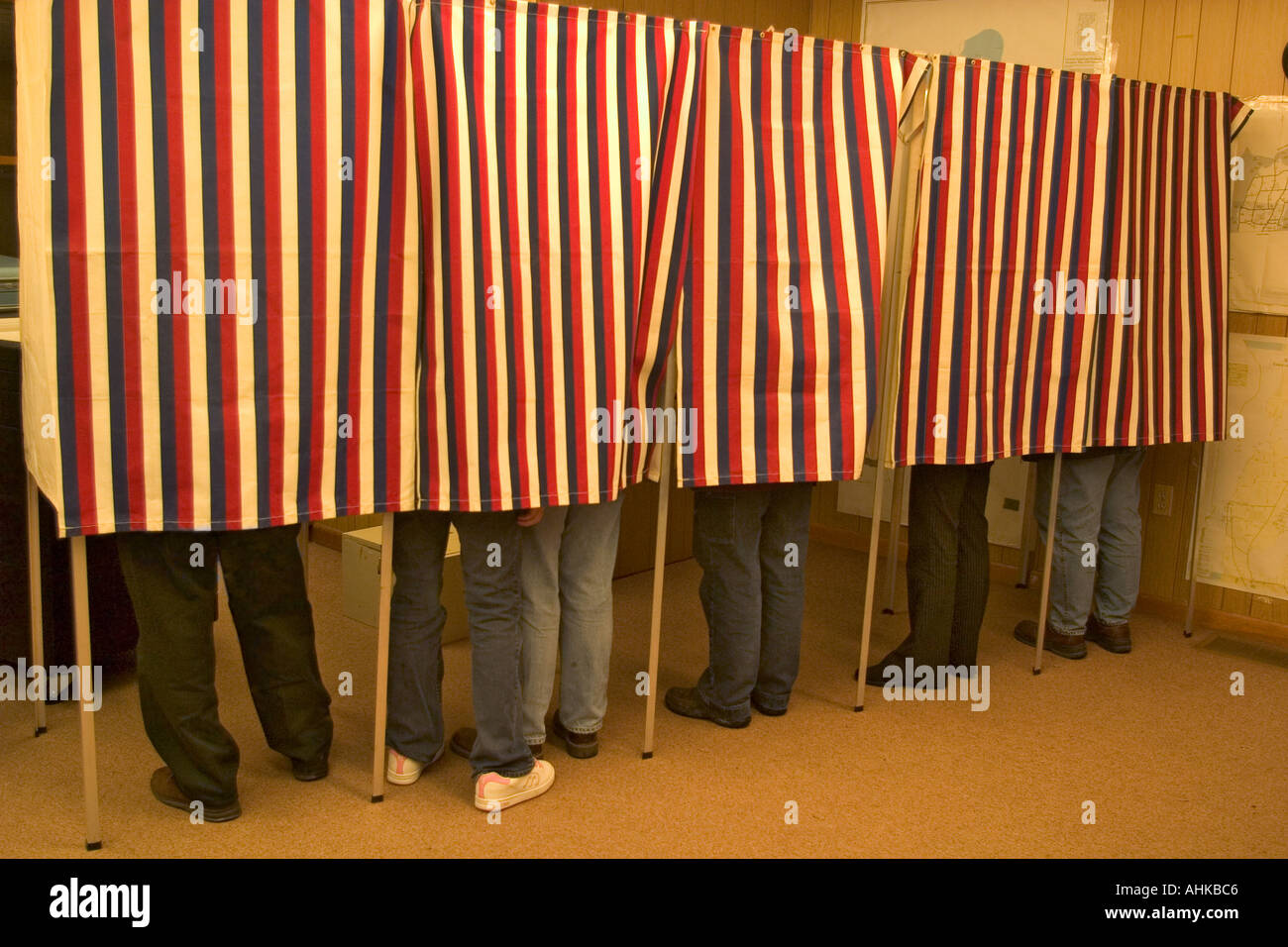 Voting elections booth hires stock photography and images Alamy