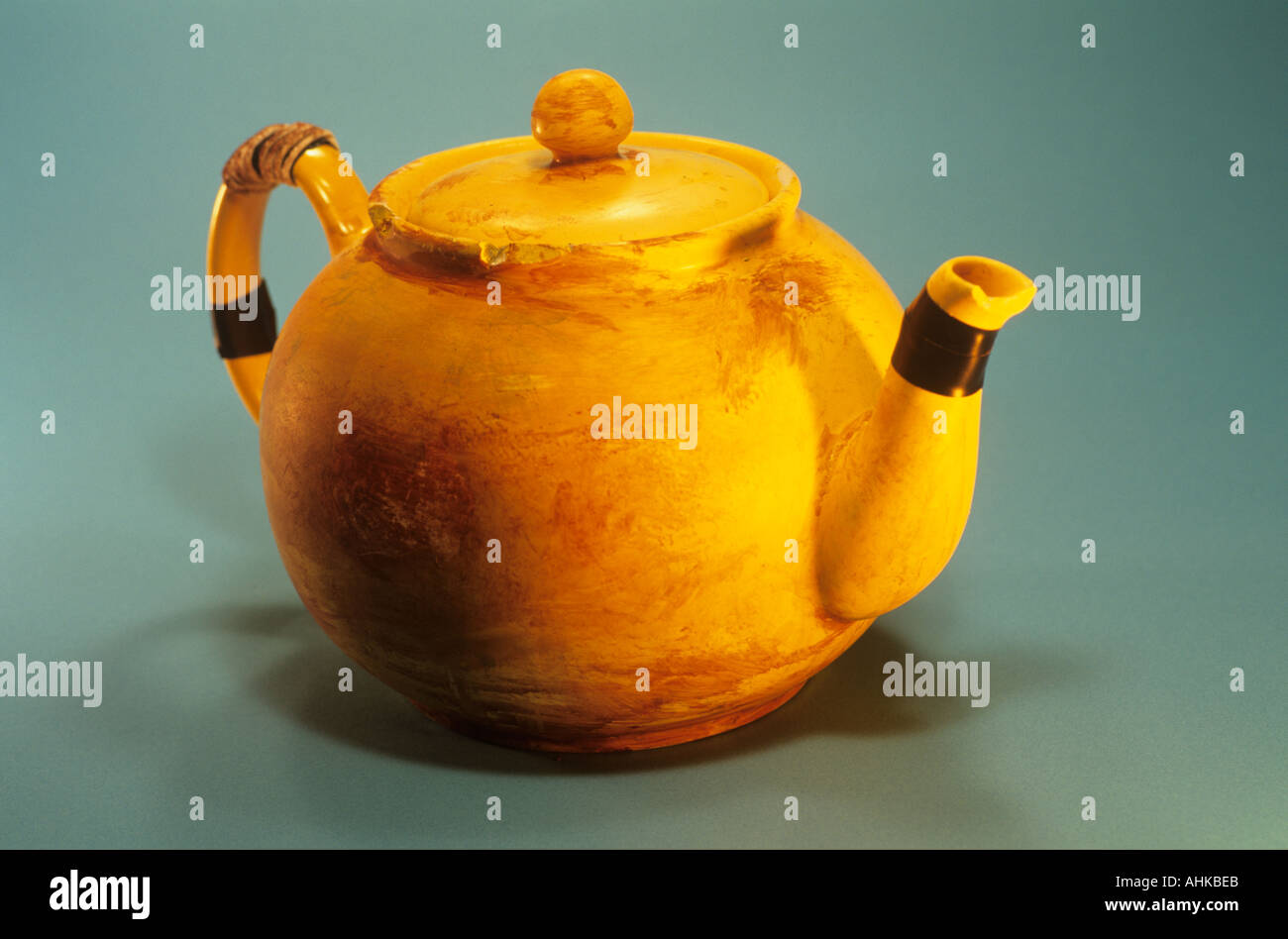 Well worn teapot hires stock photography and images Alamy
