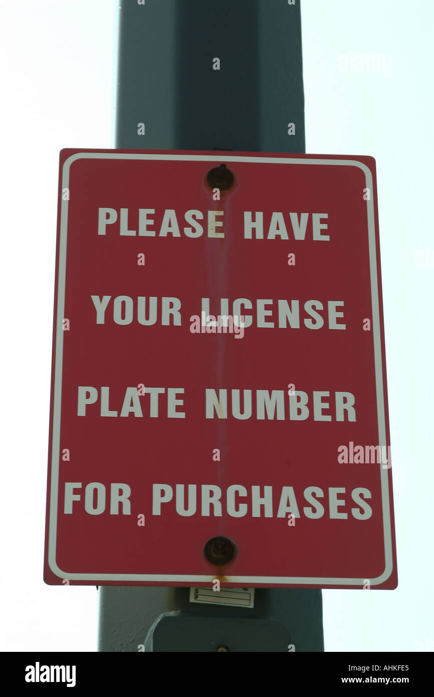 Duty free shopping on USA Canadian border Stock Photo Alamy