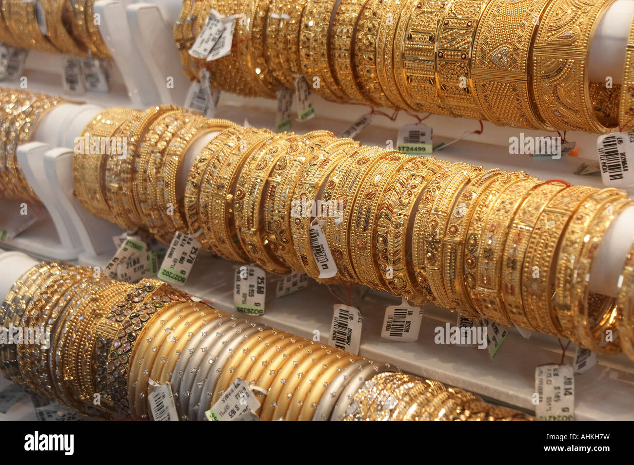 Indian bangles hi-res stock photography and images - Alamy