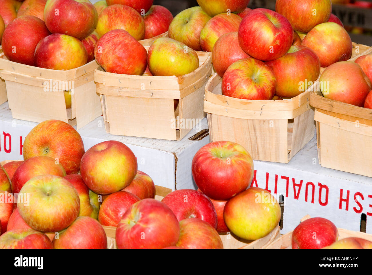 Farmers Market Apples in Baskets Stock Photo Alamy