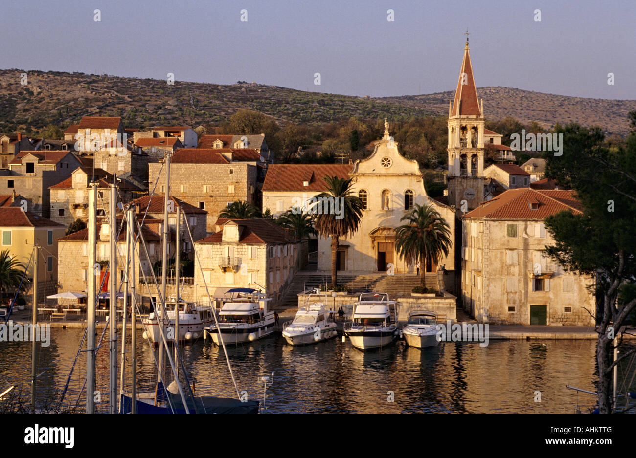 HRV Kroatien Malerische Staedtchen Milna Insel Brac Mitteldalmatien Croatia Picturesque little Town Milna Island Middle Dalmatia Stock Photo