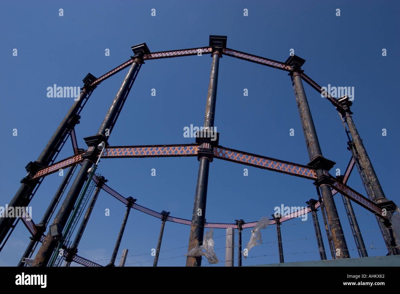 Kings cross gasometer london hi-res stock photography and images - Alamy