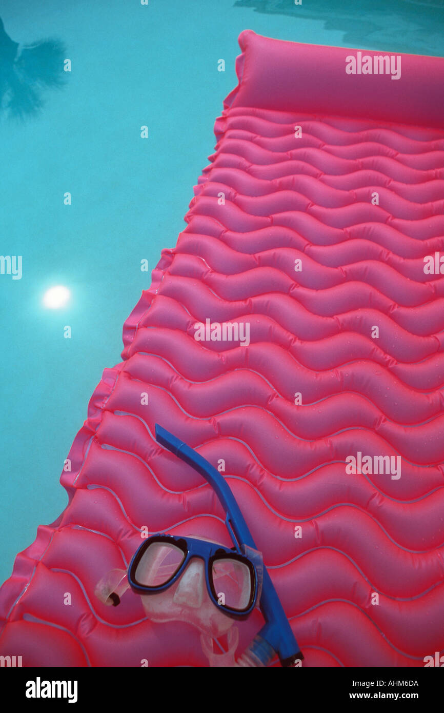 Flotation mattress hires stock photography and images Alamy