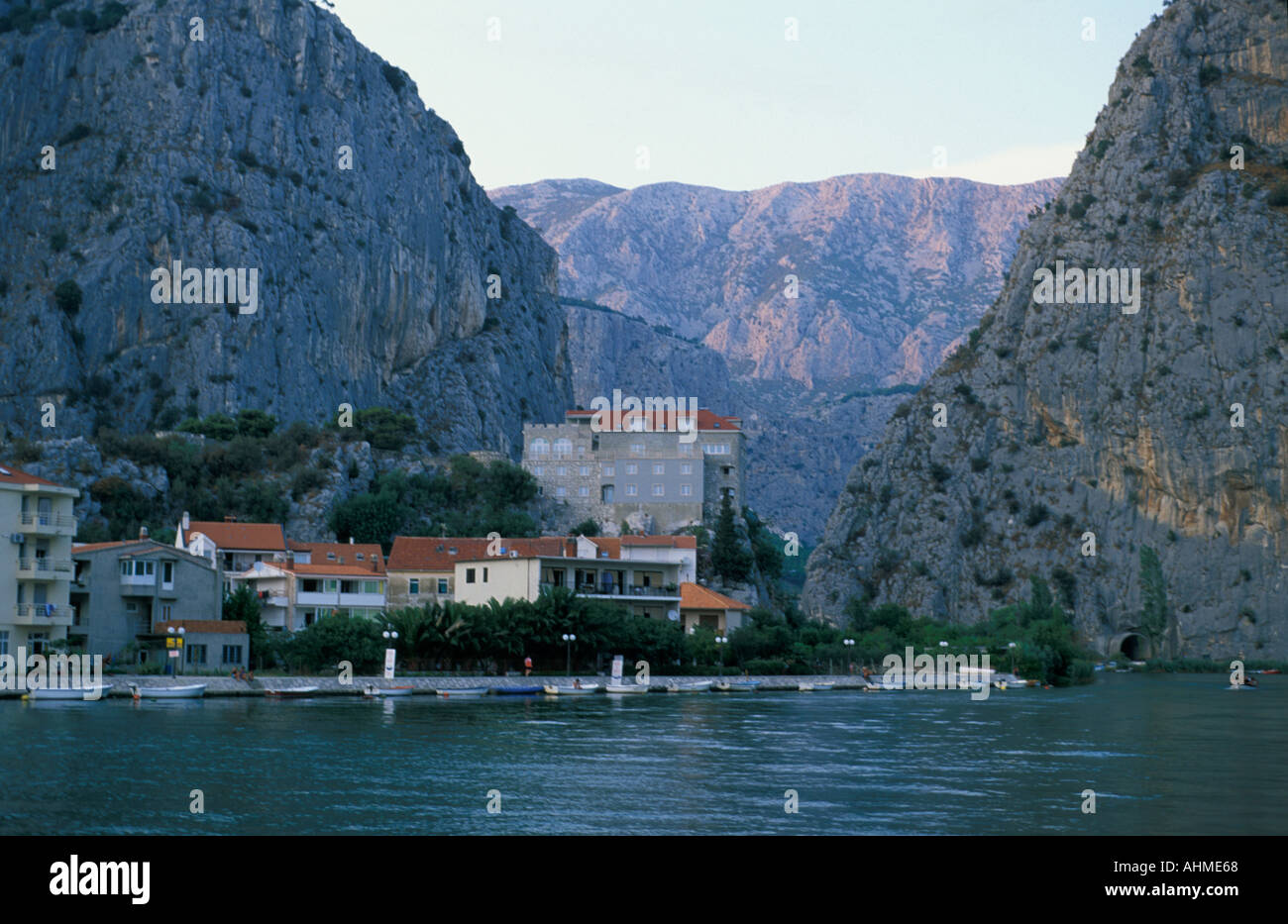 River and sea hi-res stock photography and images - Alamy