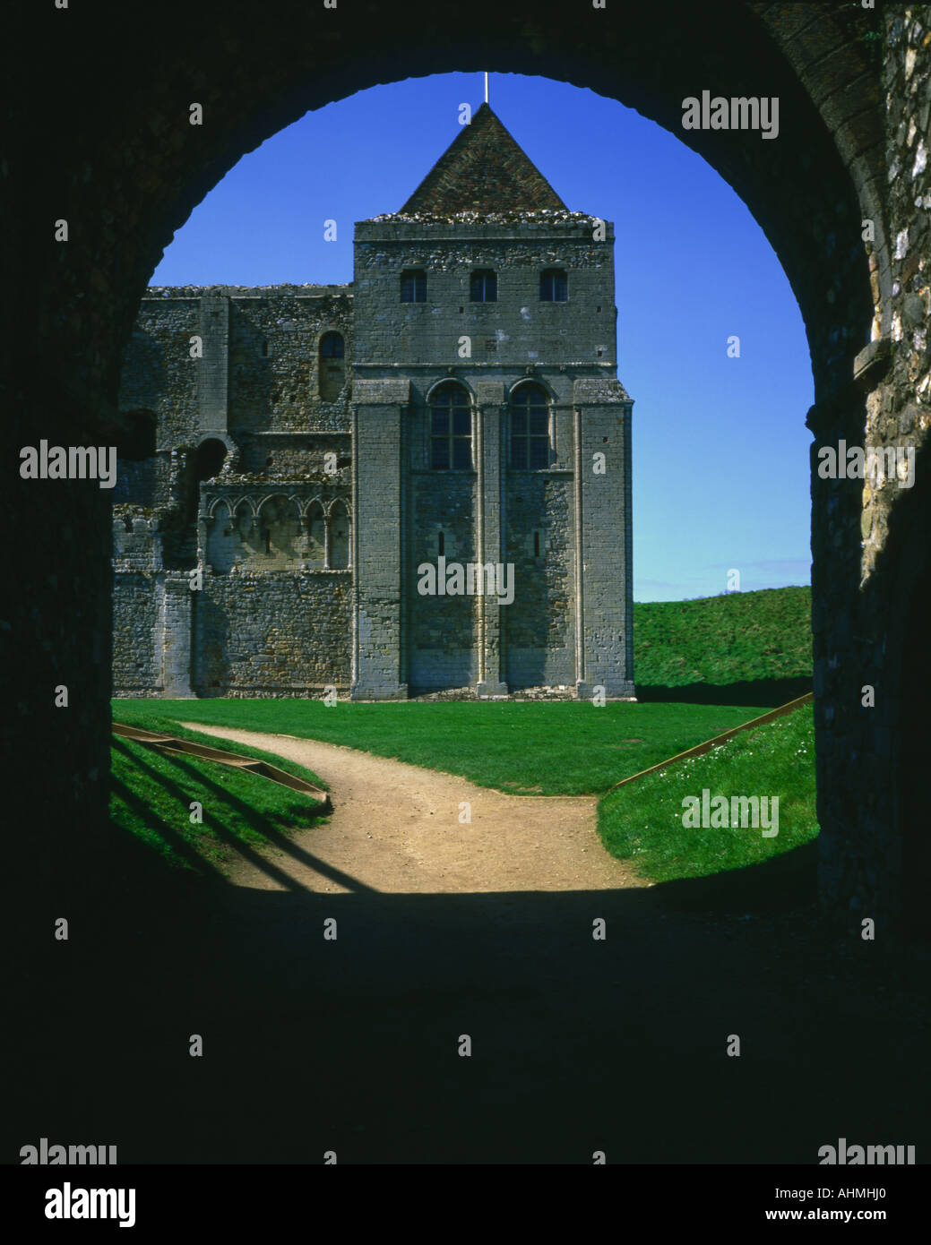 Haunted castle england hi-res stock photography and images - Alamy