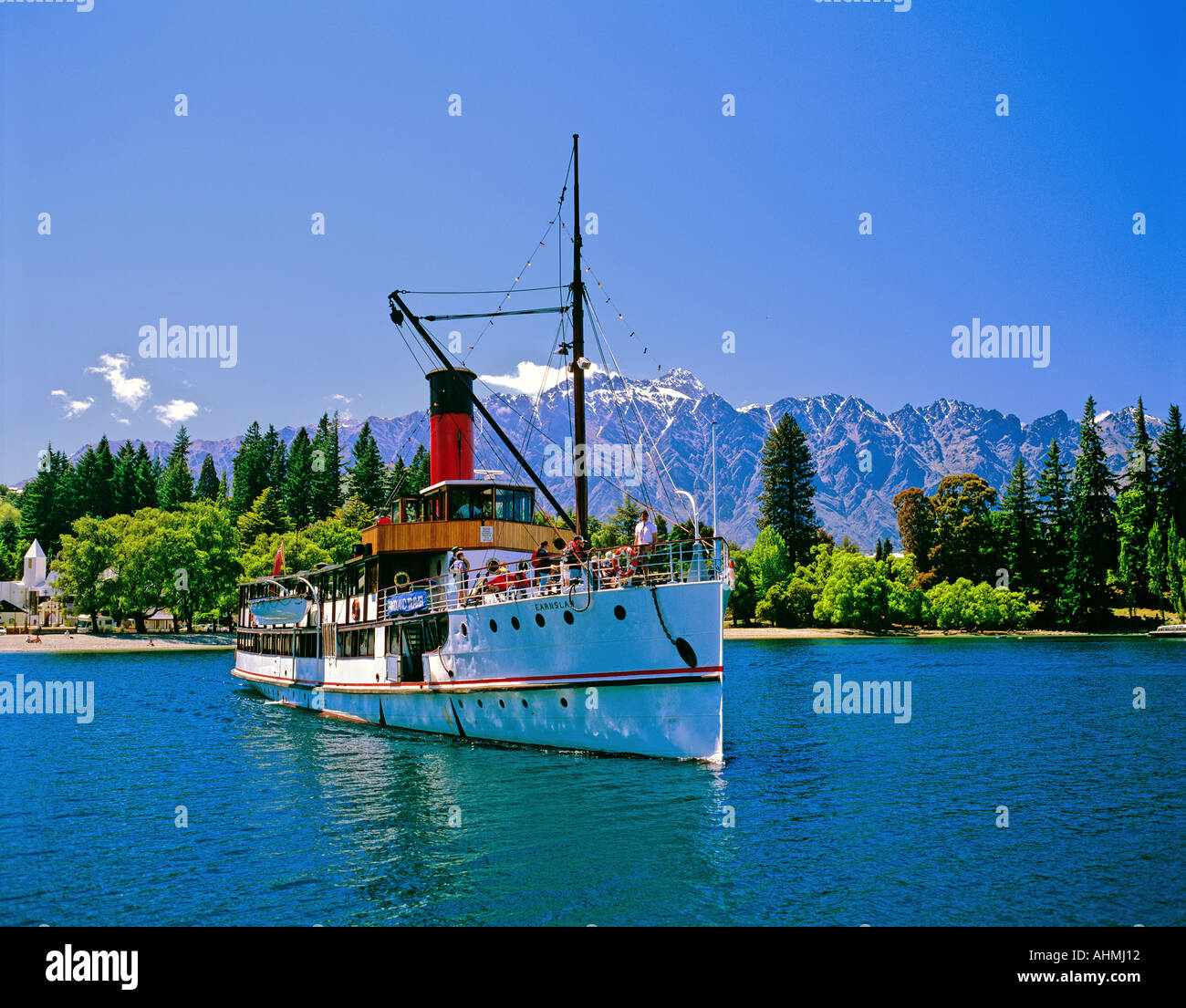 TSS Earnslaw cruises Lake Wakatipu Queenstown New Zealand Stock Photo