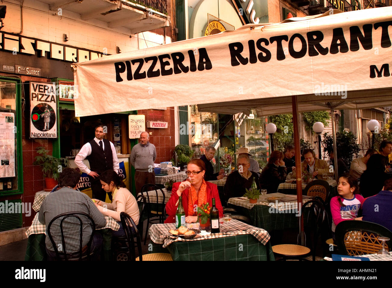 Pizzeria City Naples View Stock Photo by ©elvirkin 563077894