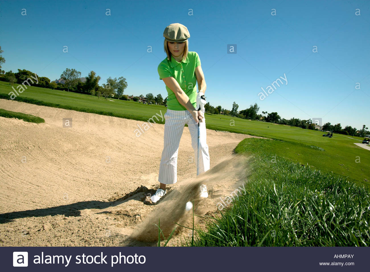 Hitting Golf Ball Stock Photos & Hitting Golf Ball Stock Images Alamy