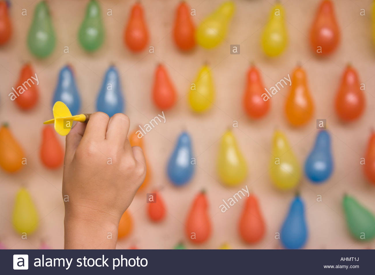 Woman Throwing Dart Stock Photos & Woman Throwing Dart Stock Images Alamy
