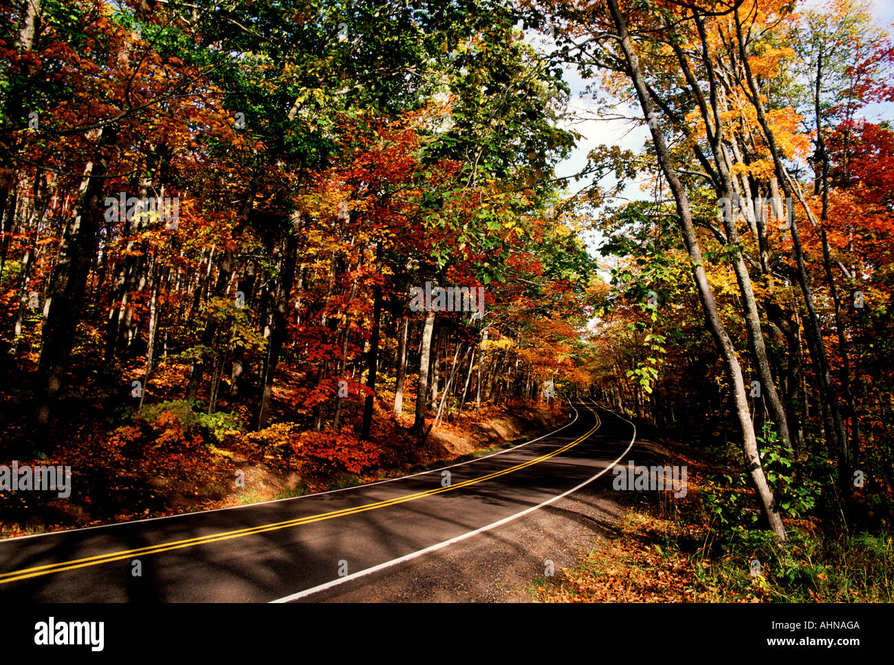 Michigan Highway 41 in Keweenaw Peninsula in autumn Stock Photo