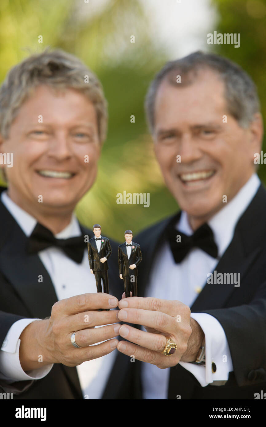 Close up gay couple hugging hi-res stock photography and images - Alamy