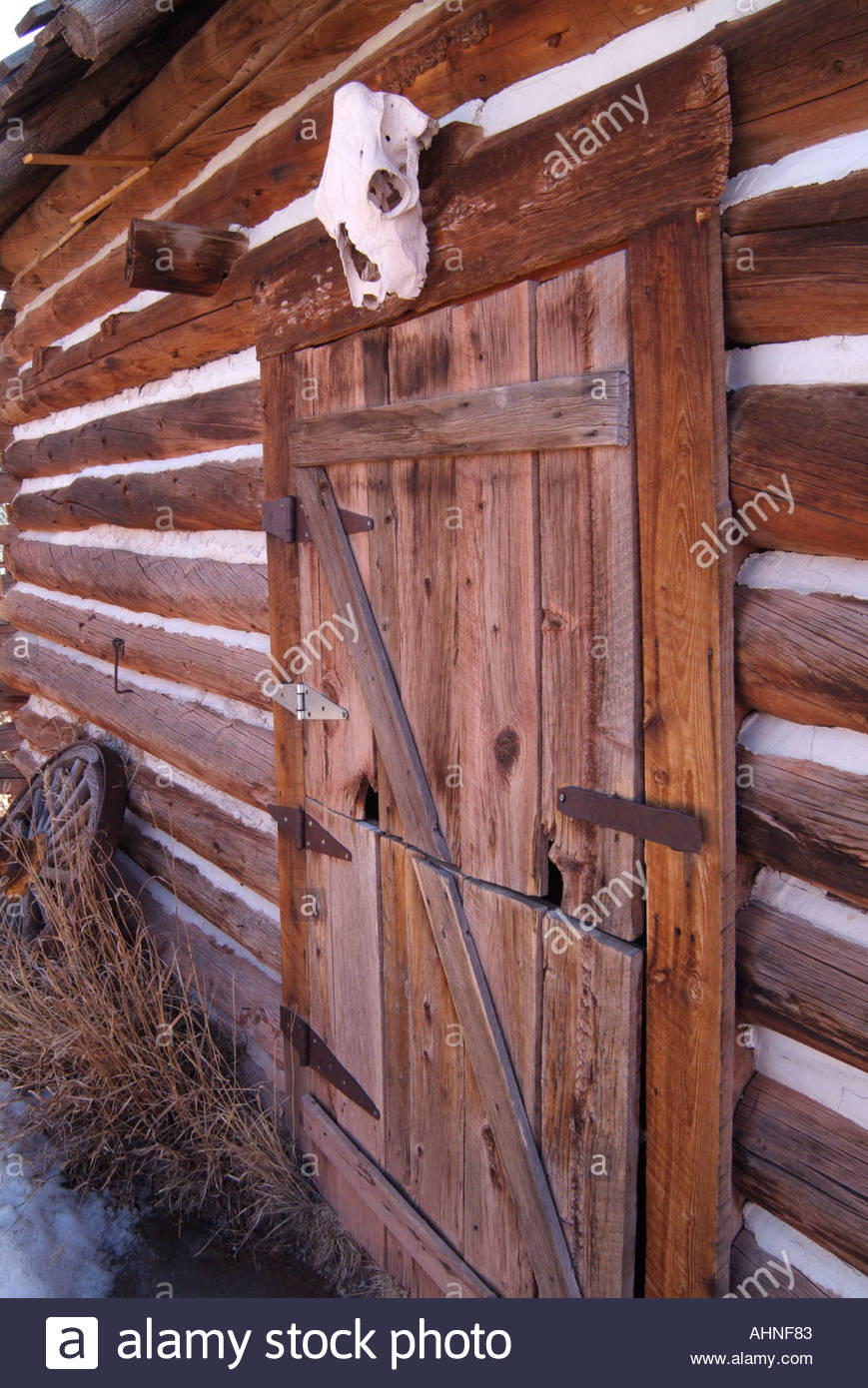 Front Door To A Log Cabin Stock Photo 2695042 Alamy