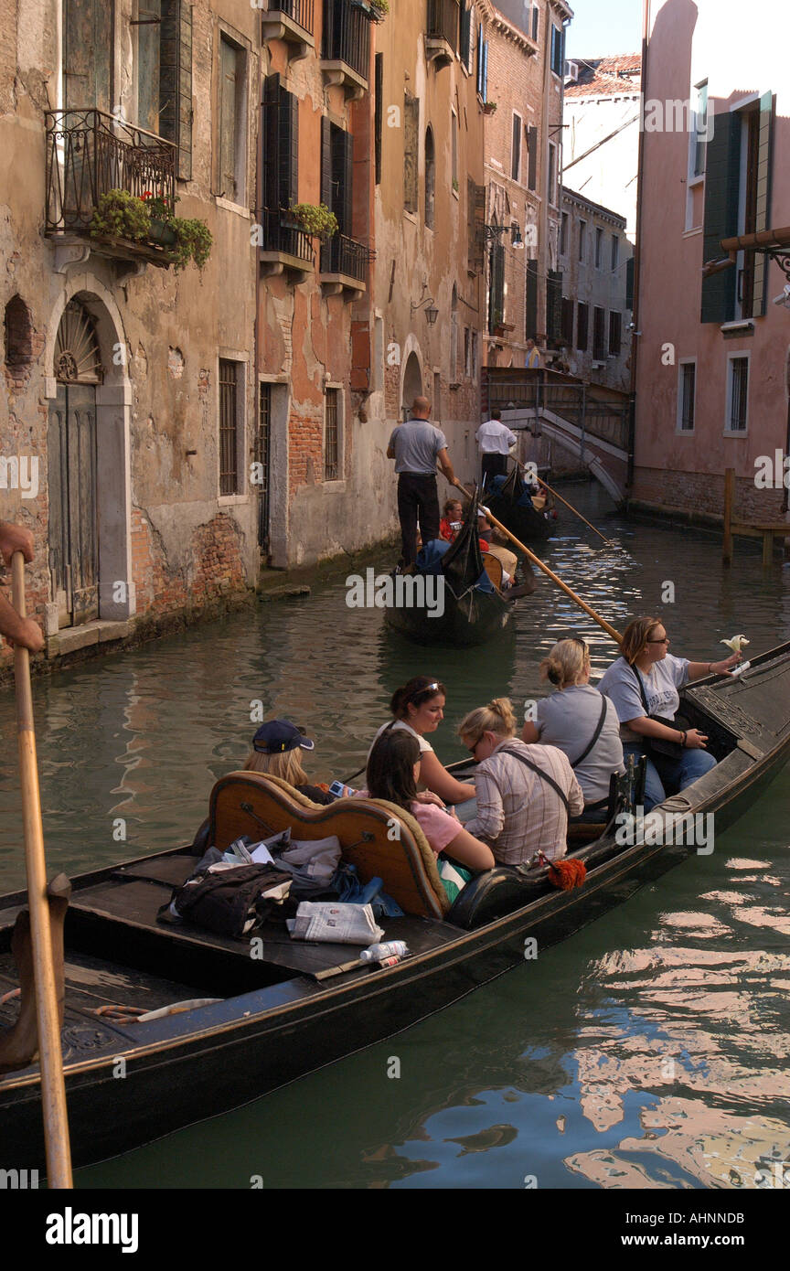 Venice italy gondola rides hi-res stock photography and images - Alamy