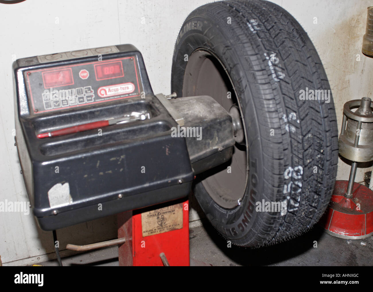Wheel weights hires stock photography and images Alamy