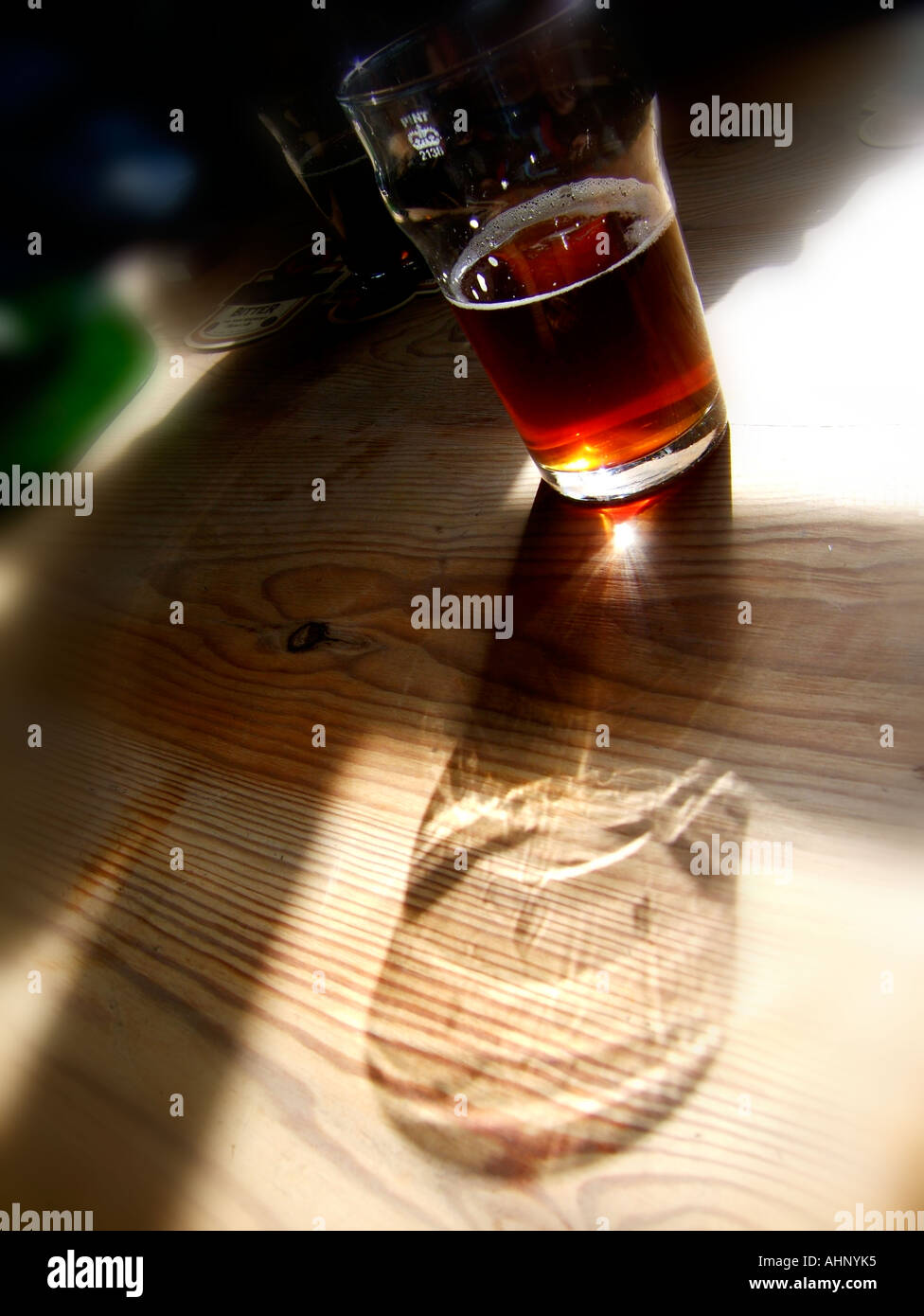 backlit shadow of beer glass Stock Photo Alamy