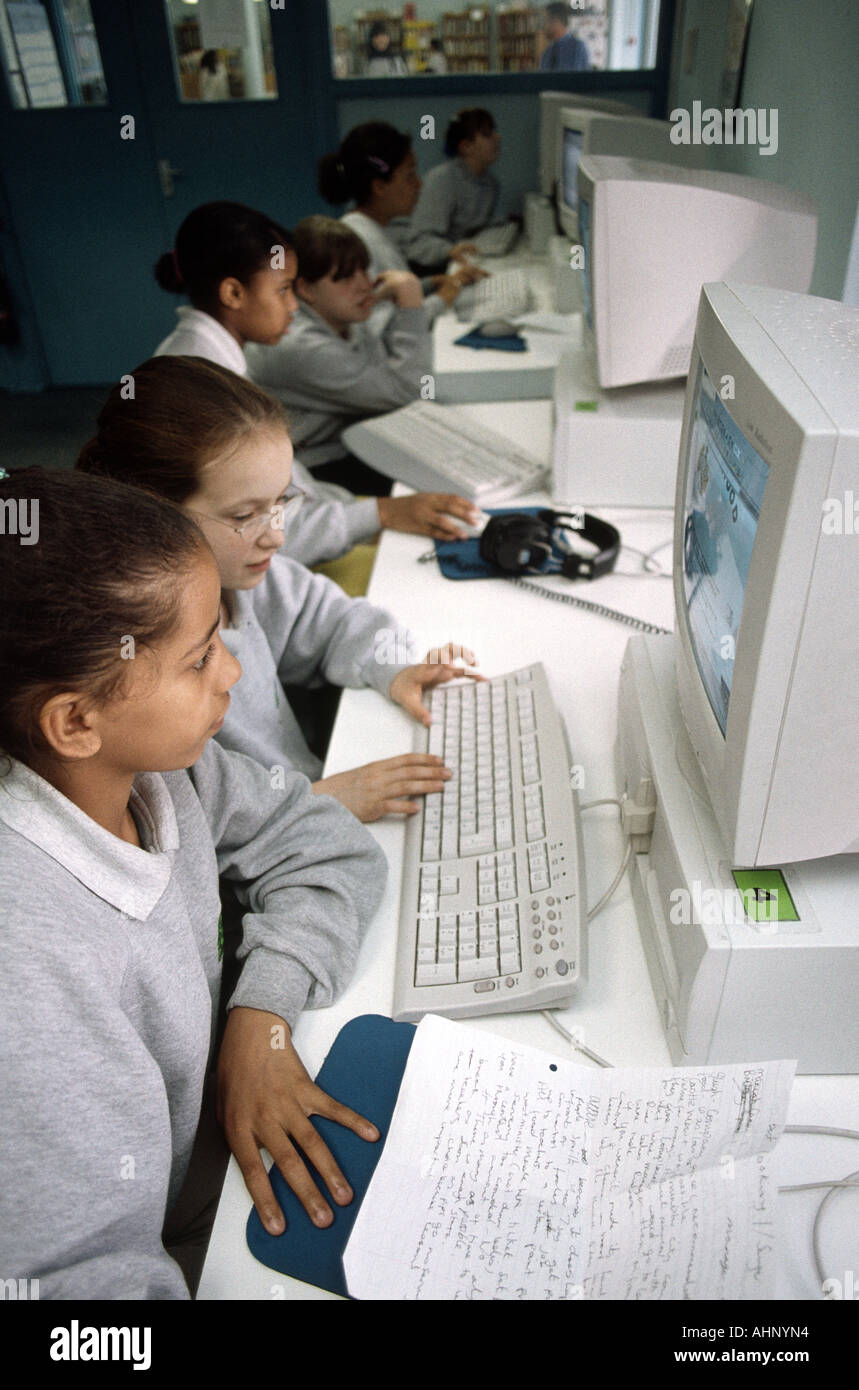 secondary school classroom Stock Photo - Alamy