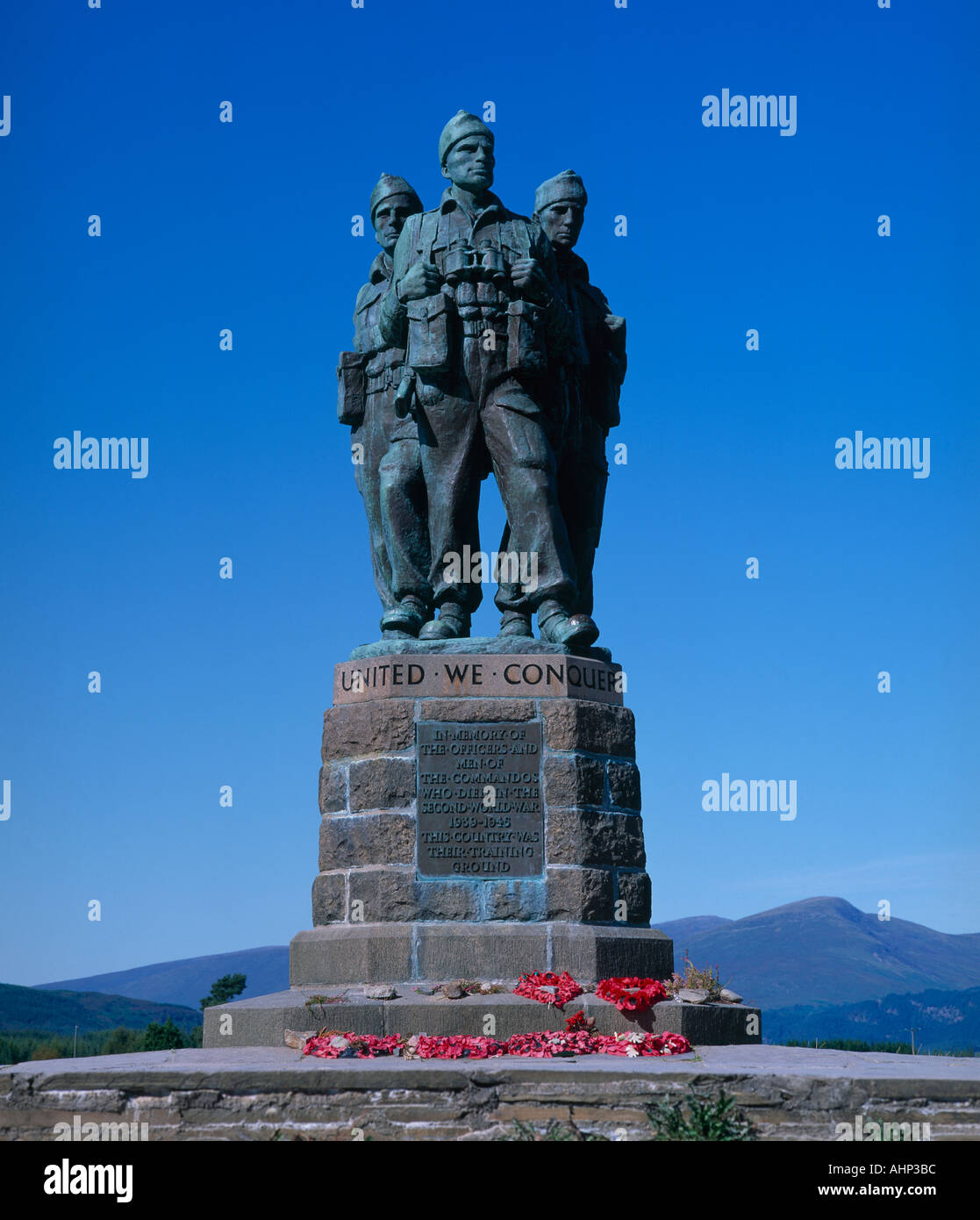 Three soldiers spean bridge hi-res stock photography and images - Alamy