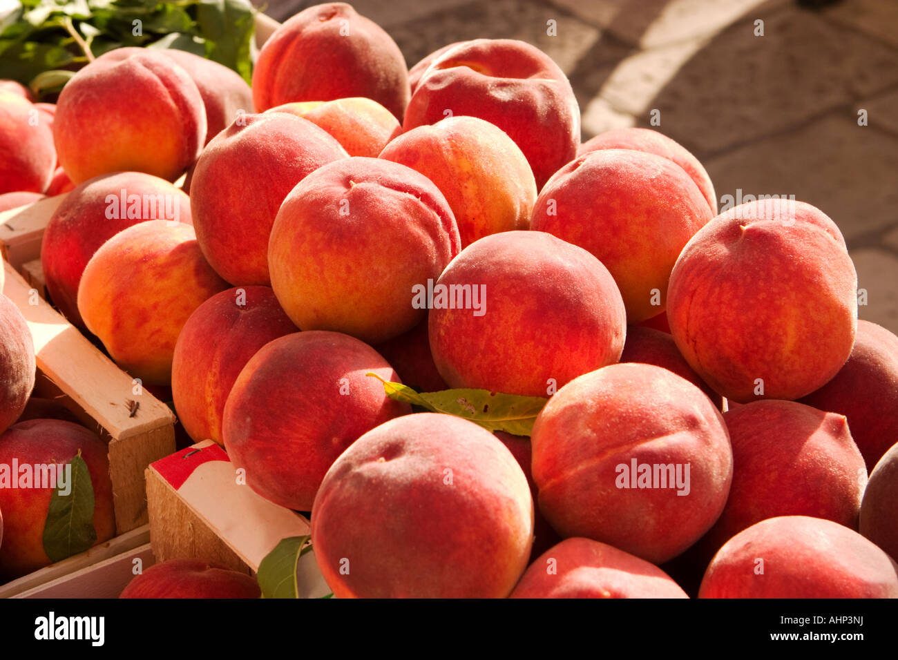Juicy ripe fruit hi-res stock photography and images - Alamy