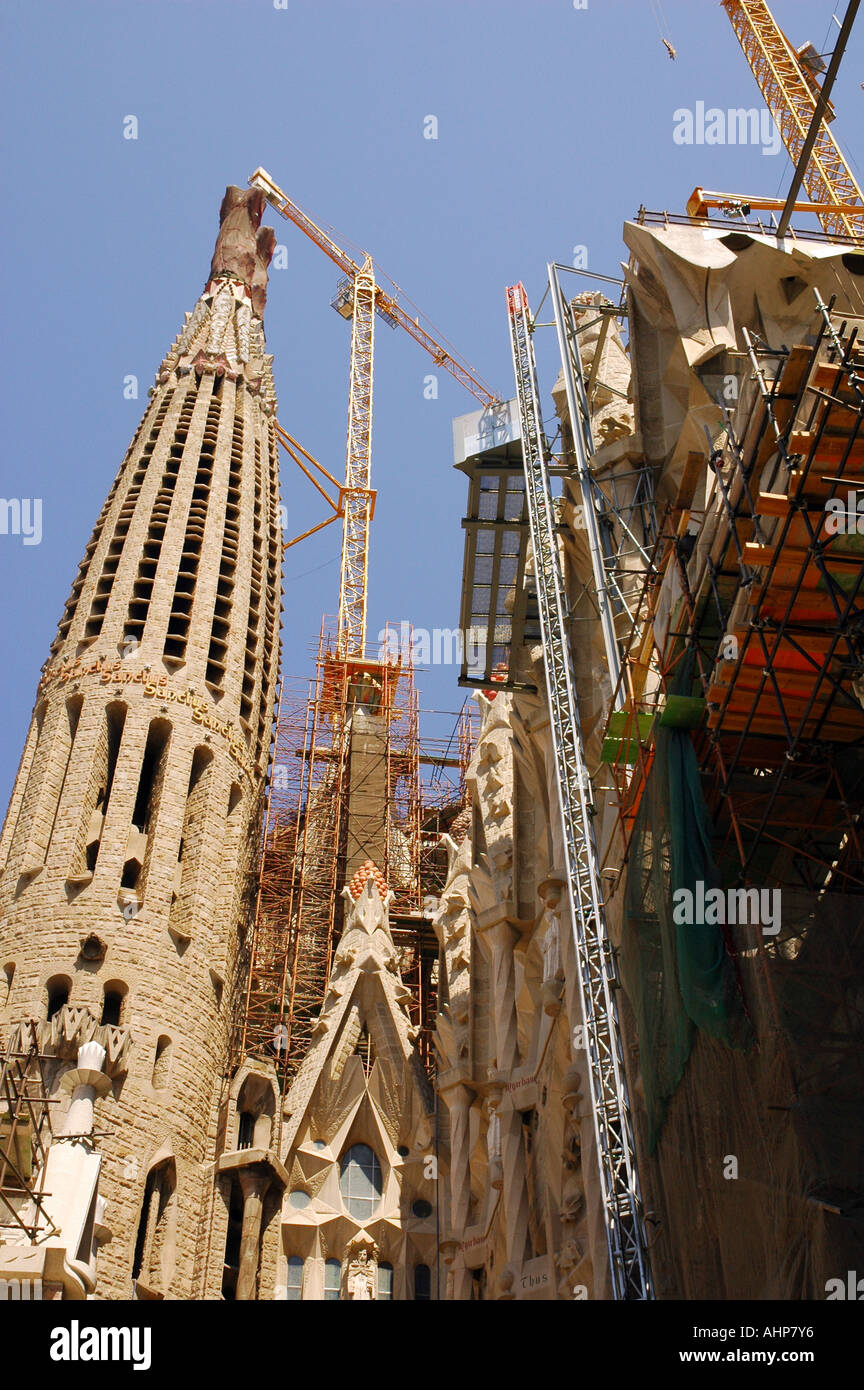 gaudi-s-la-sagrada-familia-cathedral-under-continous-construction-at