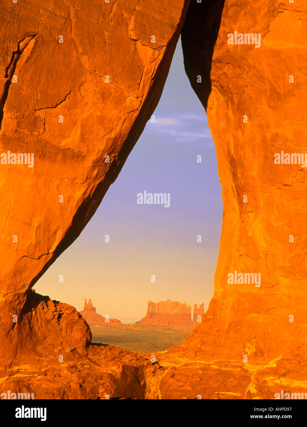 Teardrop arch hi-res stock photography and images - Alamy