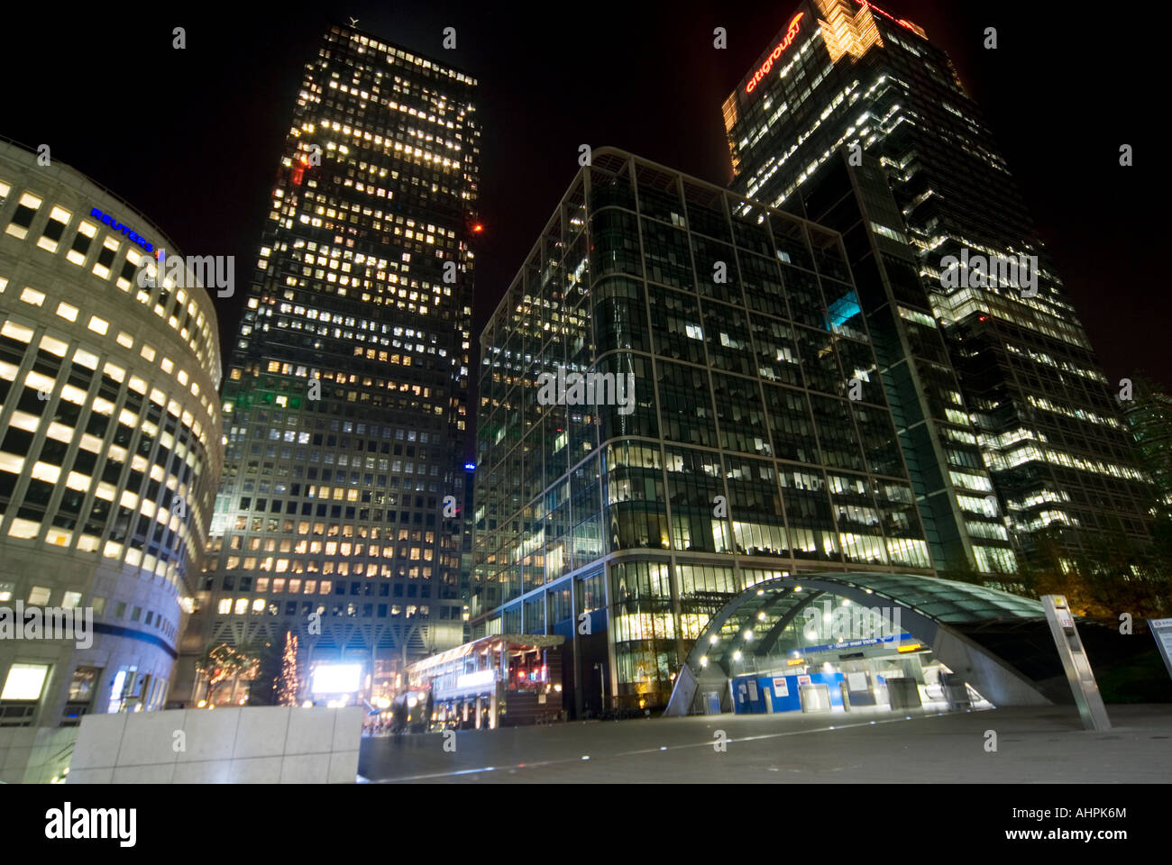 Canary Wharf at night Stock Photo - Alamy