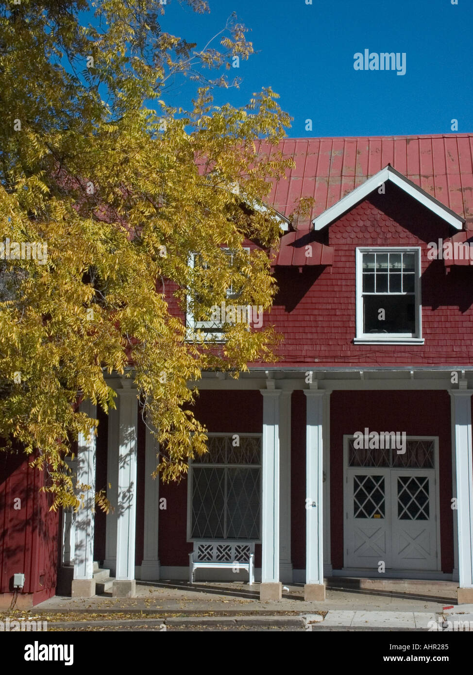 typical wooden town house in Sonora California Stock Photo Alamy