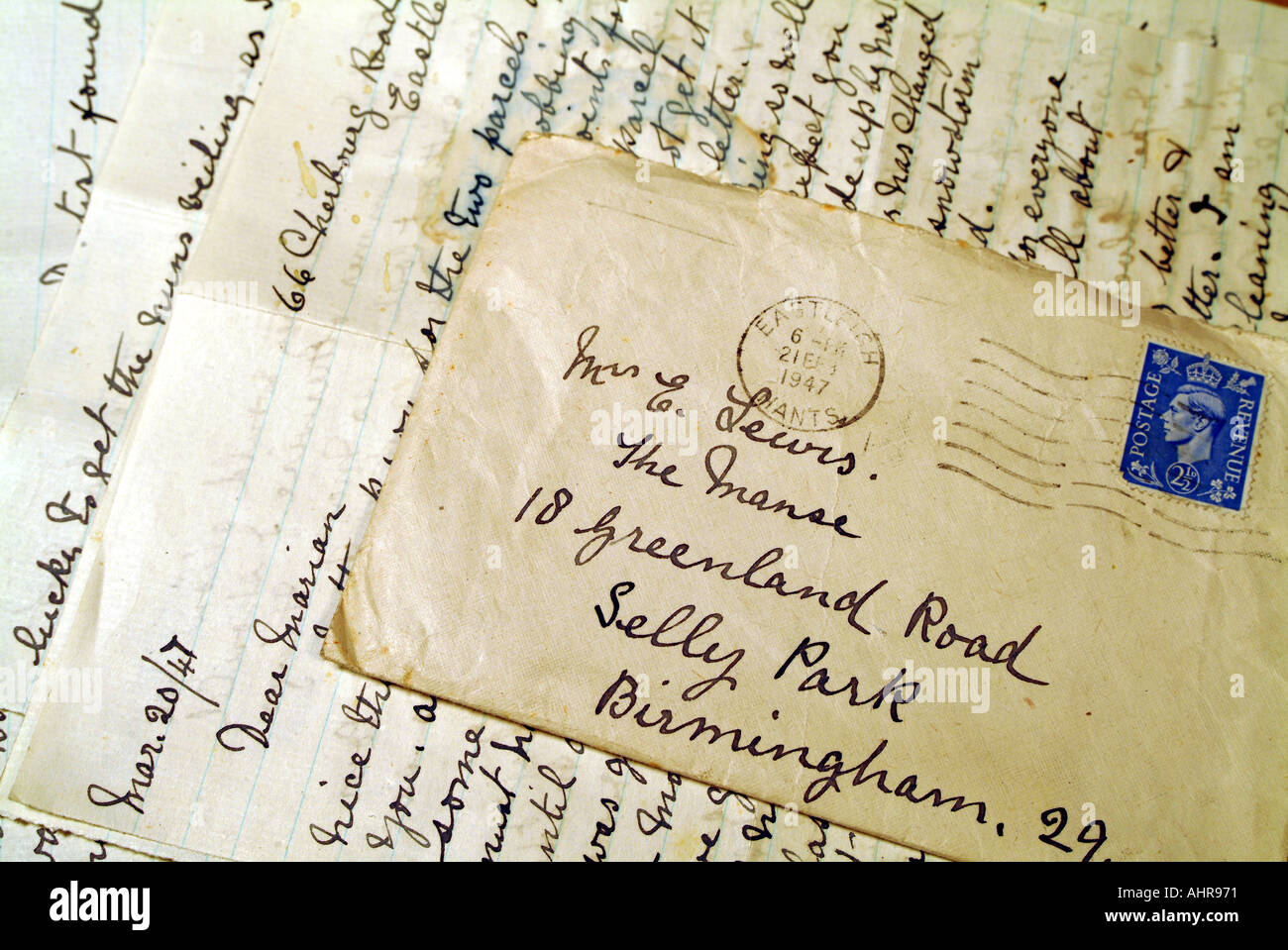 Handwritten letter dated March 20 1947 with 2.5pence stamp King George VI reign Stock Photo