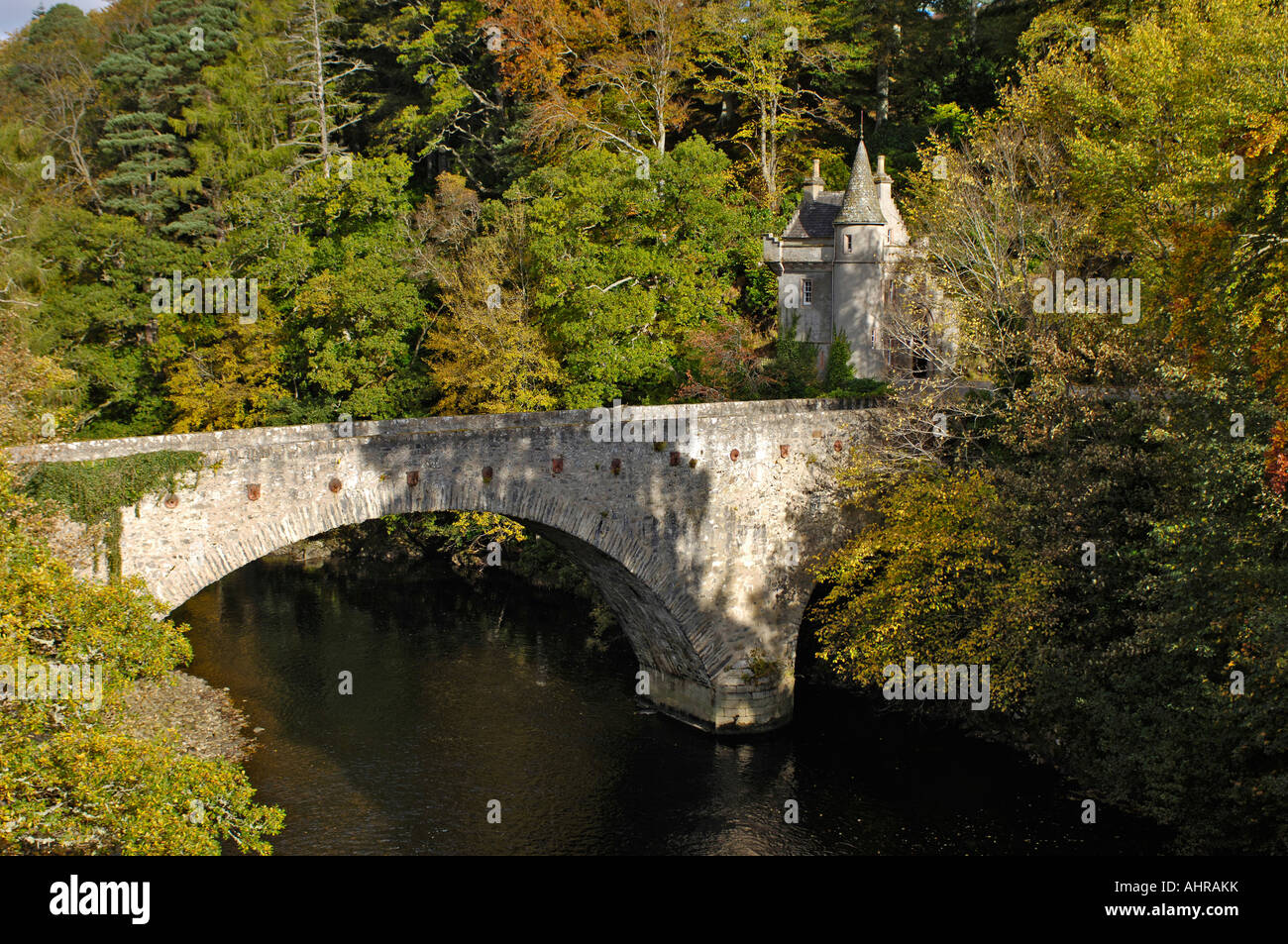 The old bridge of Avon and Castle Gatehouse at Ballindalloch Morayshire, Scotland.  XPL 7225. Stock Photo