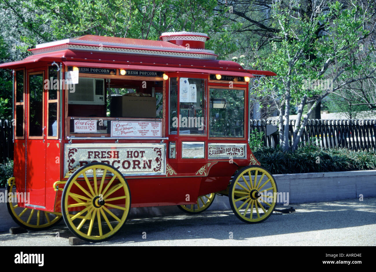 Popcorn wagon hires stock photography and images Alamy