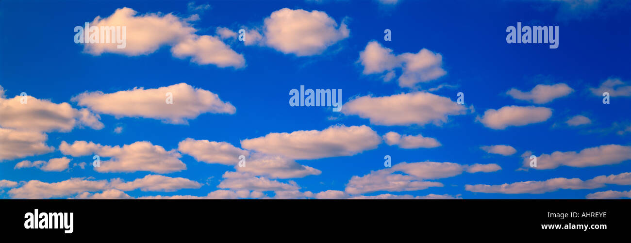 Blue sky white clouds hi-res stock photography and images - Alamy