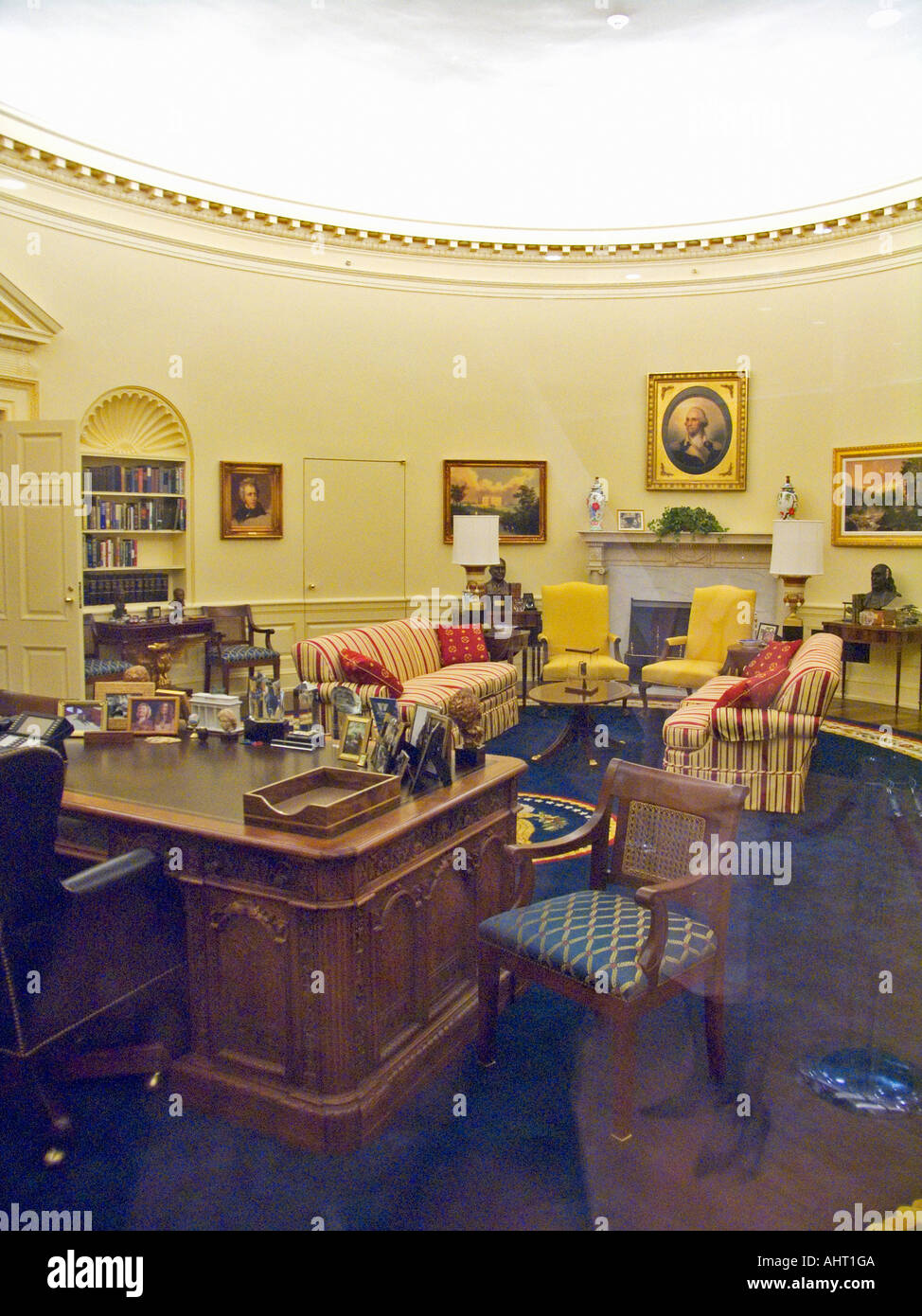 Designed by New York architect James Polshek the William J Clinton ...