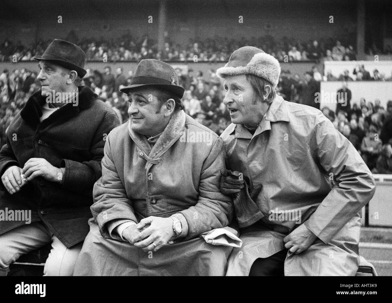football, Bundesliga, 1970/1971, Niederrhein Stadium in Oberhausen, Rot-Weiss Oberhausen versus Kickers Offenbach 2:2, Offenbach coach Rudolf Gutendorf right and president Horst Gregorio Canellas left who acted as whistleblower of the Bundesliga corruptio Stock Photo