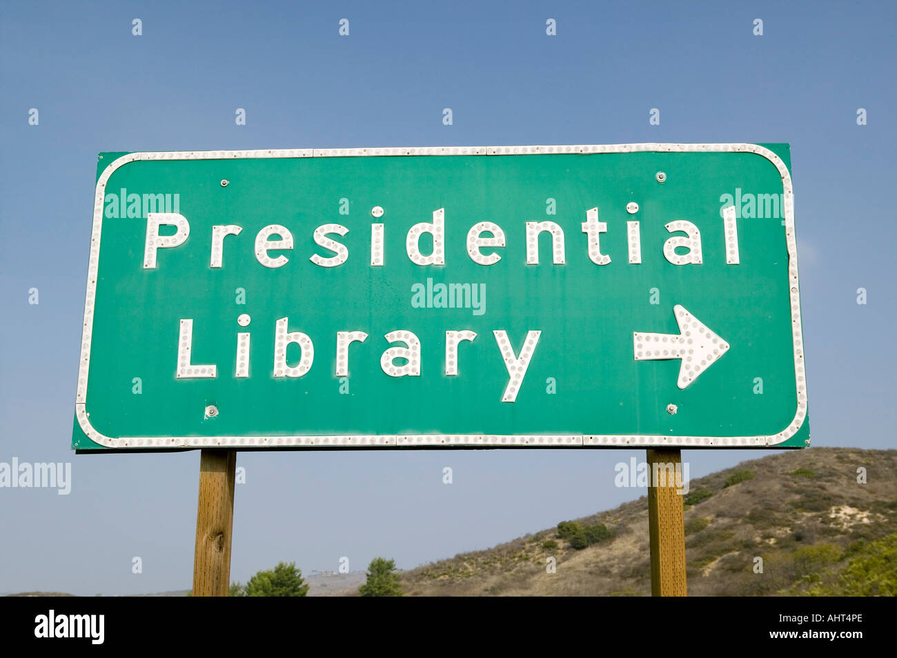 Road sign for the Ronald Reagan Presidential Library Simi Valley CA Stock Photo