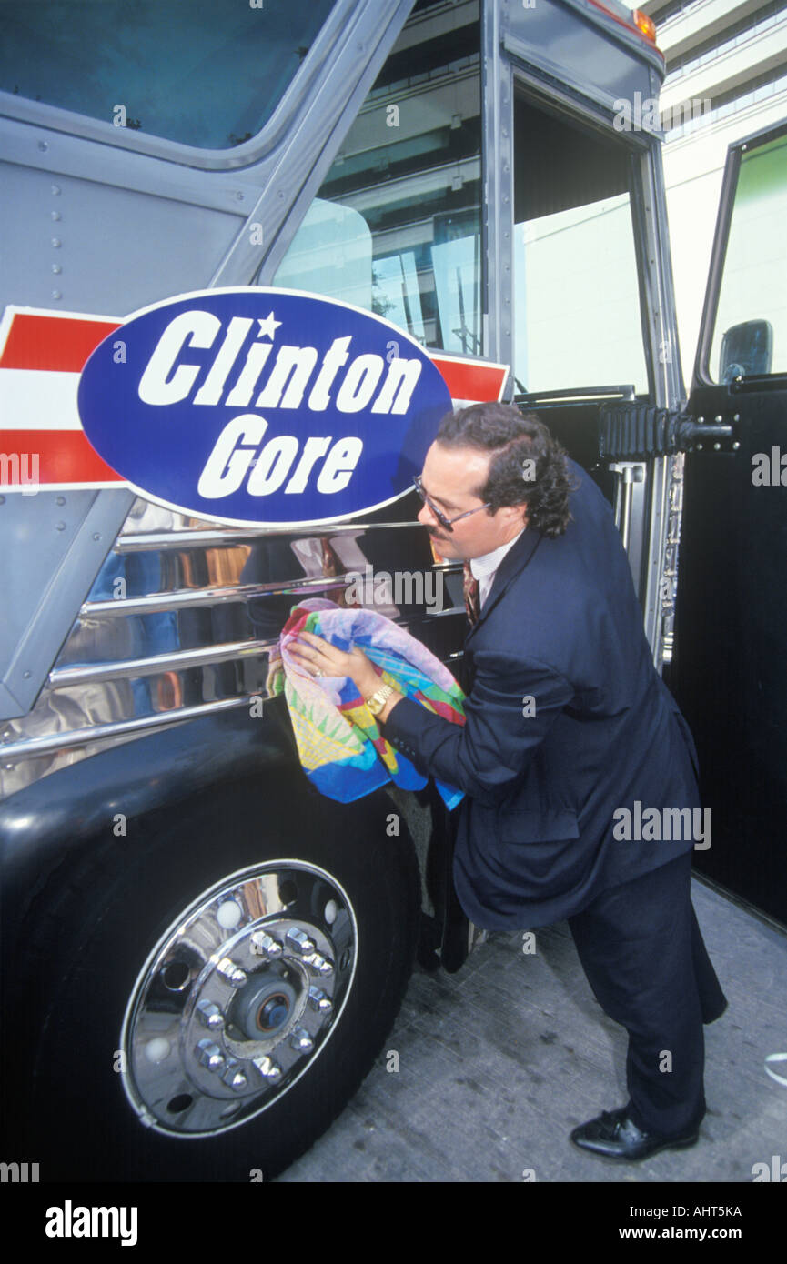 Cleaning Clinton Gore bus for the 1992 Buscapade campaign tour in Texas Stock Photo