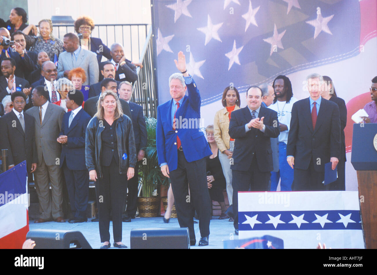 Former President Bill Clinton speaks at a Presidential rally for Gore ...