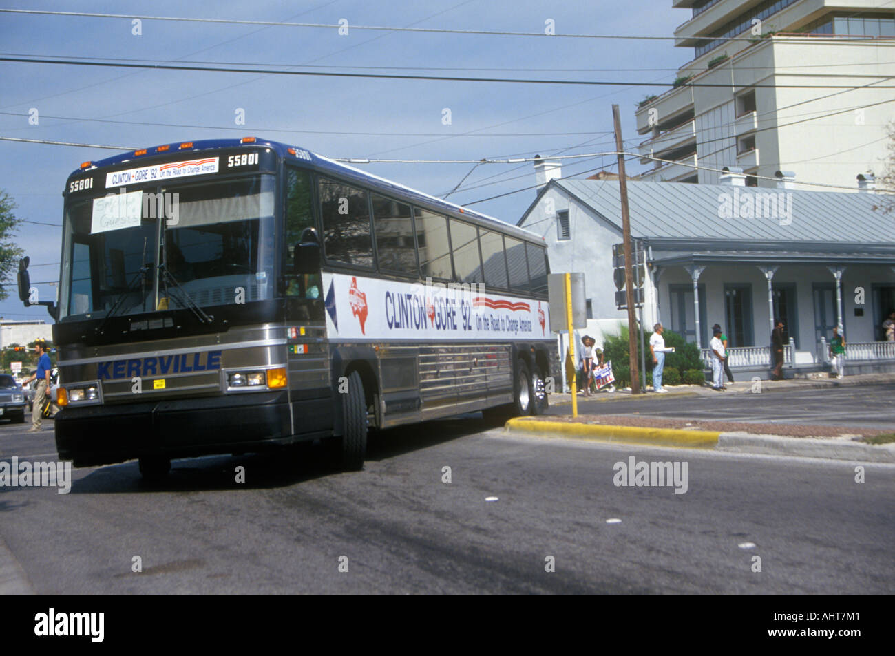 Clinton Gore bus leaves San Antonio during the 1992 Buscapade campaign tour in San Antonio Texas Stock Photo