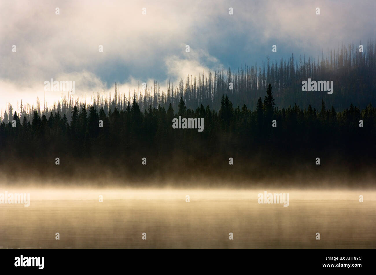 Lake mist mountain sea sunset hi-res stock photography and images - Alamy