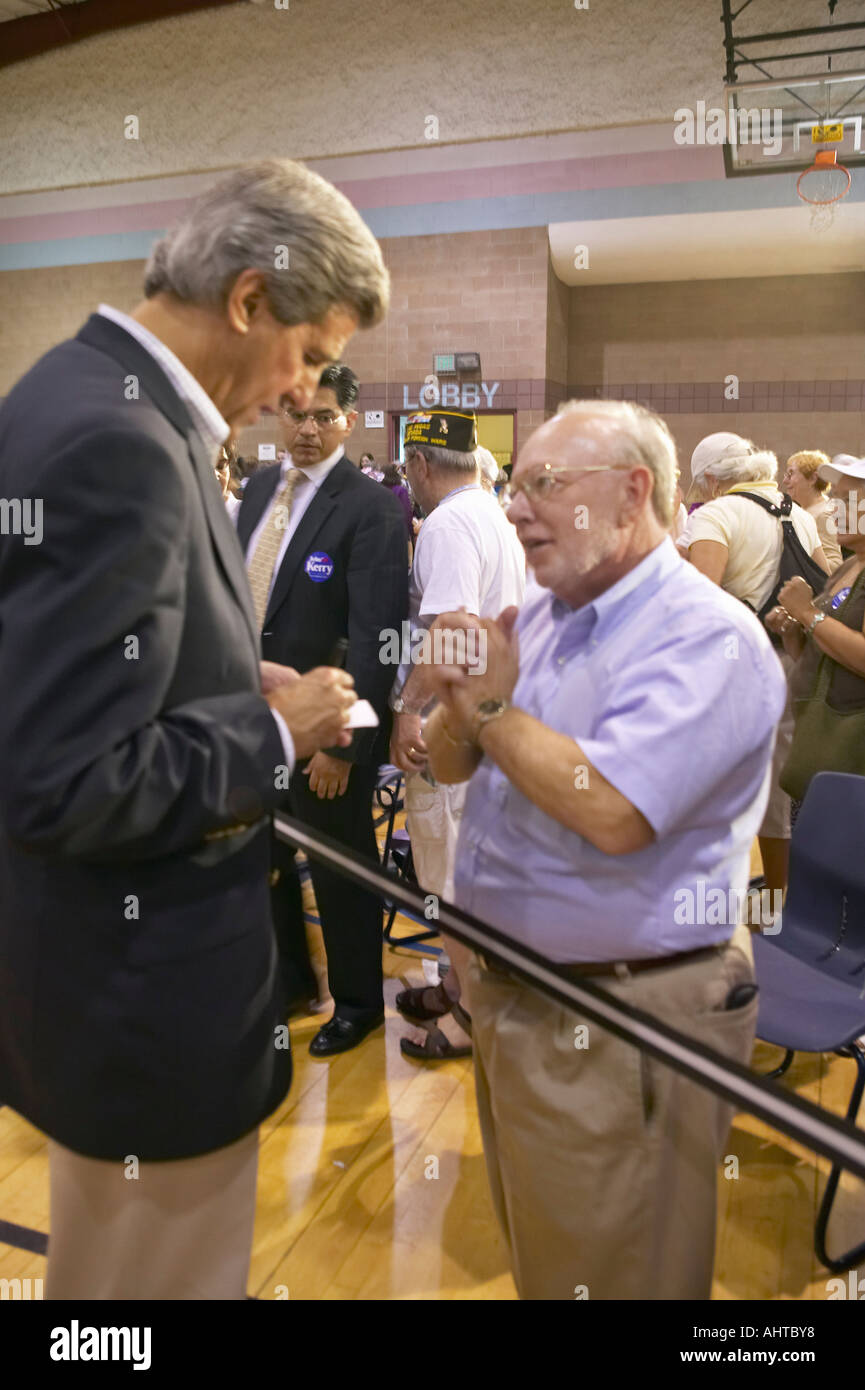 Senator John Kerry interacting with senior at the Valley View Rec Center Henderson NV Stock Photo