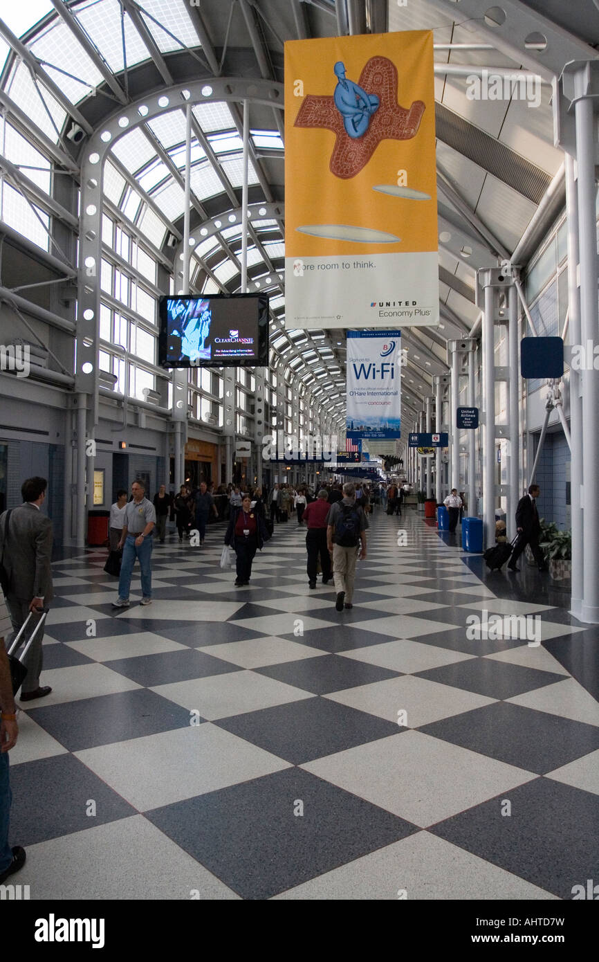 Busy airport terminal concourse at Chicago's O'Hare airport Stock Photo Alamy