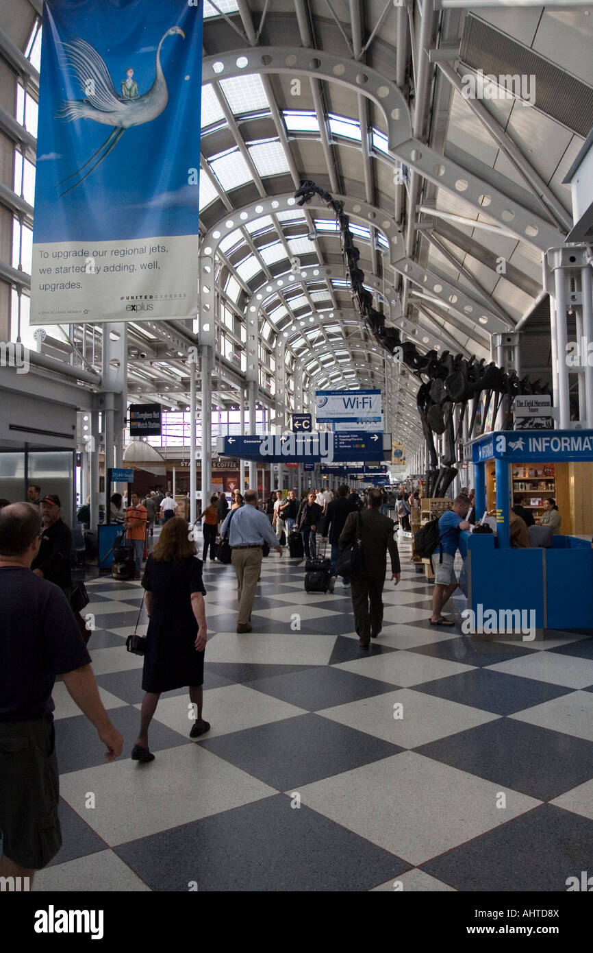 Busy airport terminal concourse at Chicago's O'Hare airport Stock Photo