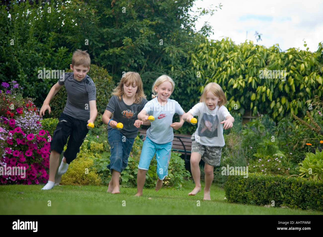 Lemon and spoon race Stock Photo Alamy
