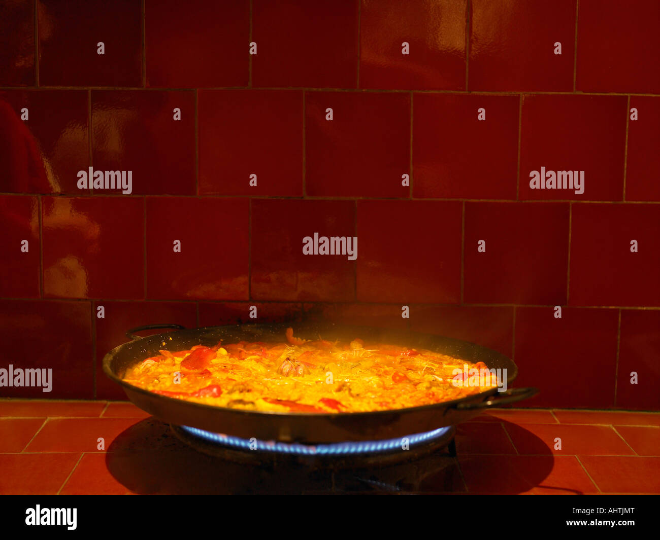 Steaming paella hires stock photography and images Alamy