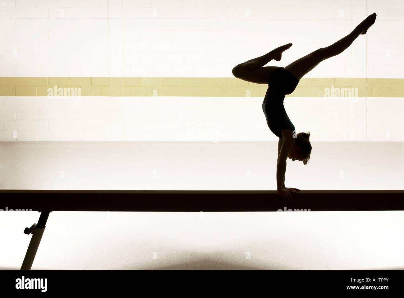 Gymnast handstand beam balance hires stock photography and images Alamy