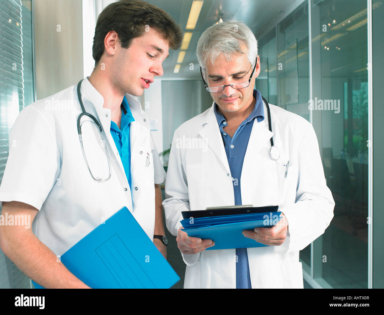 Hospital male young doctor hi-res stock photography and images - Alamy