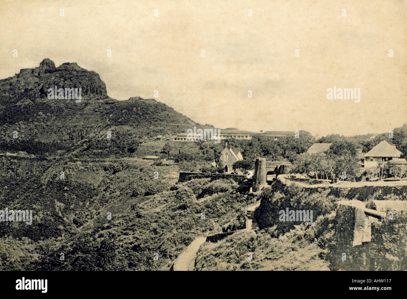 AAD 91706 Old vintage antique print of Fort Purandar on hill near Poona pune INDIA Stock Photo