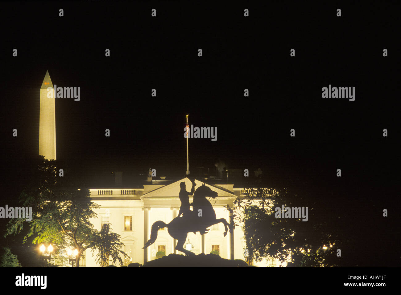 American house at night hi-res stock photography and images - Alamy