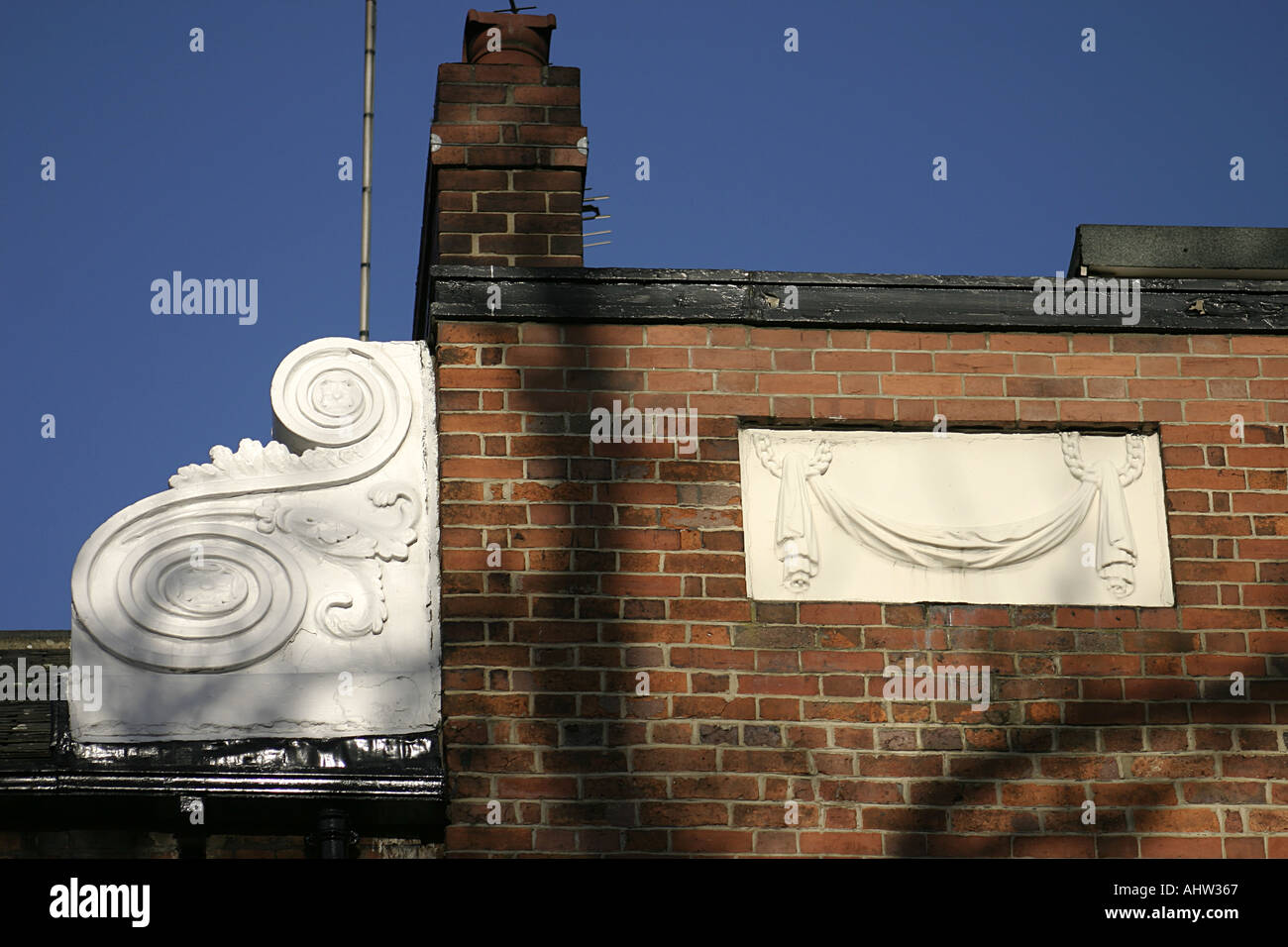 Georgian roof detail with scroll and parapet wall Park Square Leeds ...