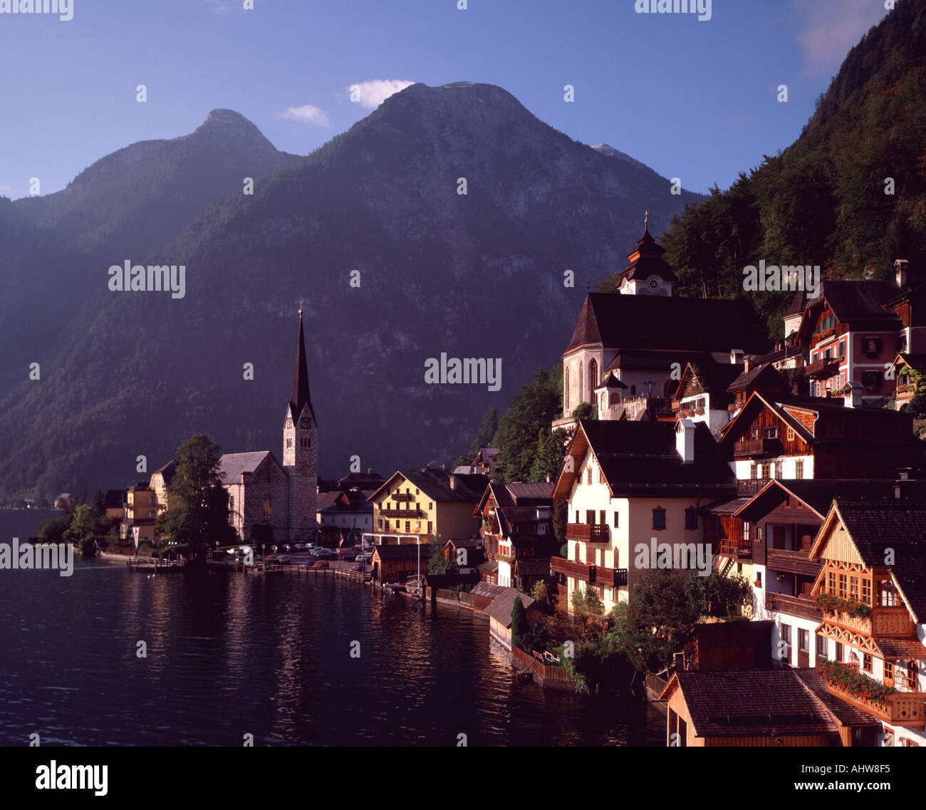 Austria Salzkammergut Halstatt and the lake of Hallstaetersee Stock Photo